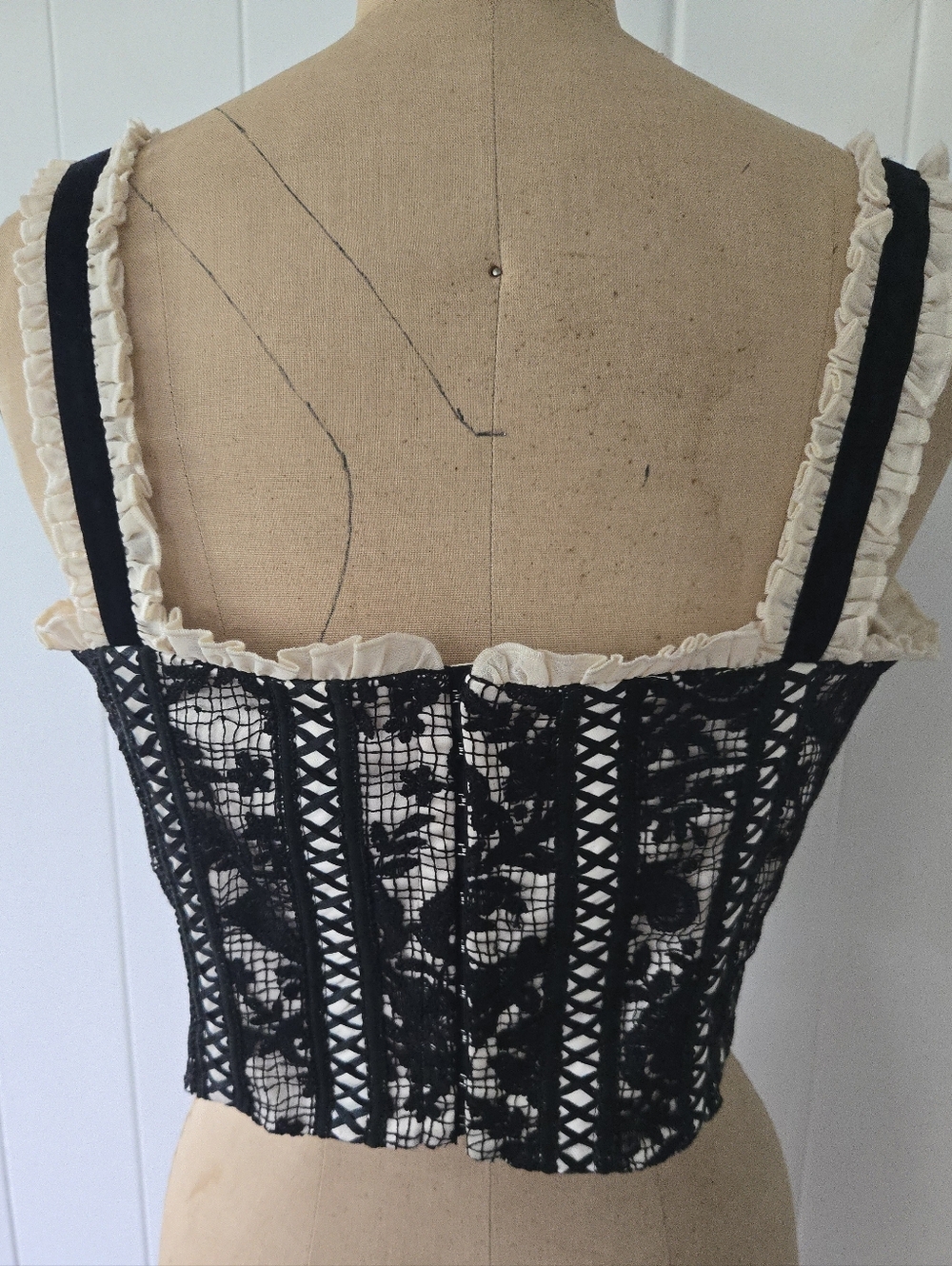La Femme En Noir Sleepy Hollow Van Tassel Bustier - Picture 3 of 9